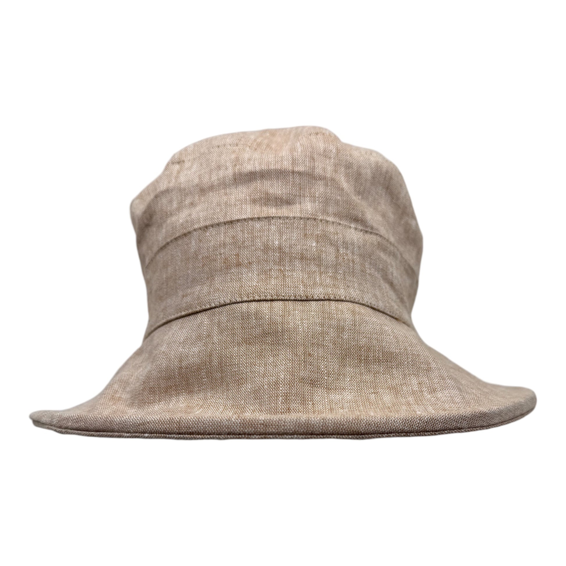 Chapeau en lin à large bord, fait à la main à Montréal par Geneviève Dostaler, avec protection solaire UV50+
