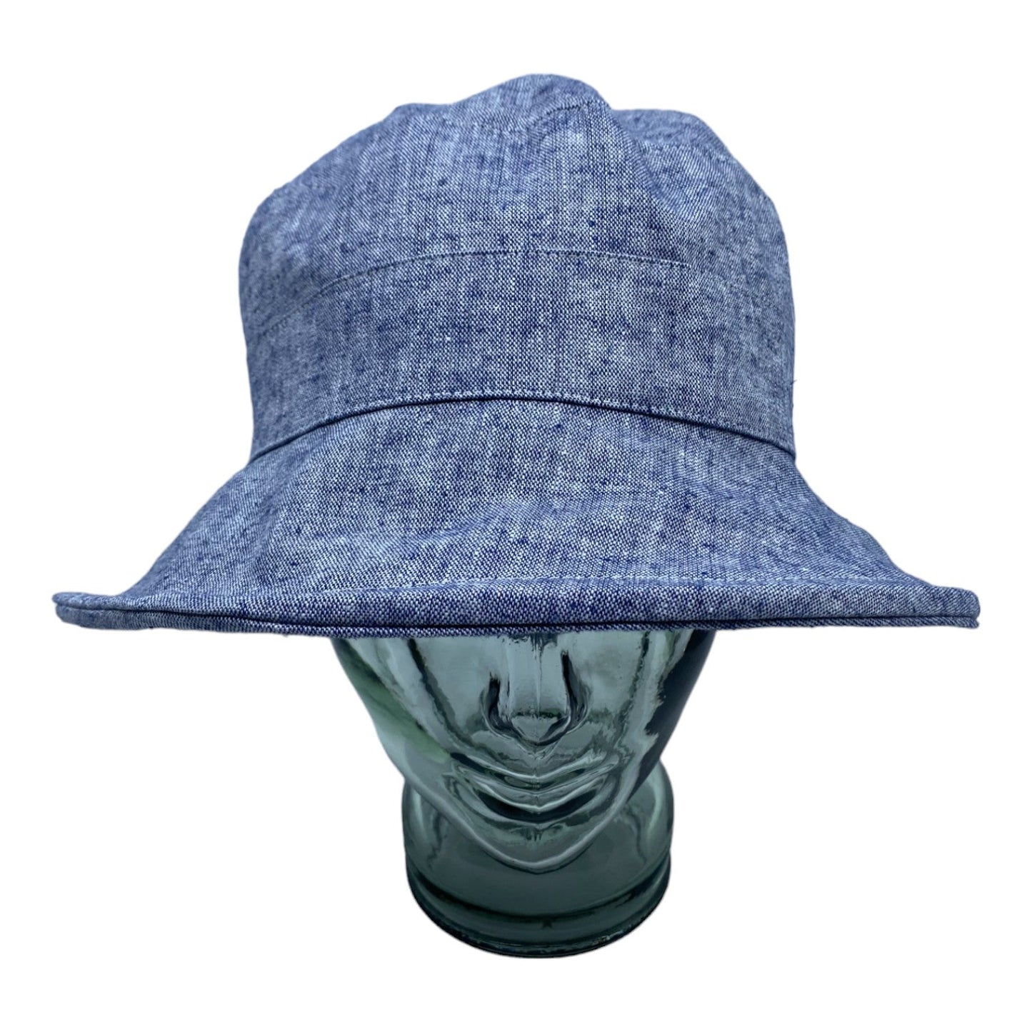 Chapeau en lin à large bord, fait à la main à Montréal par Geneviève Dostaler, avec protection solaire UV50+