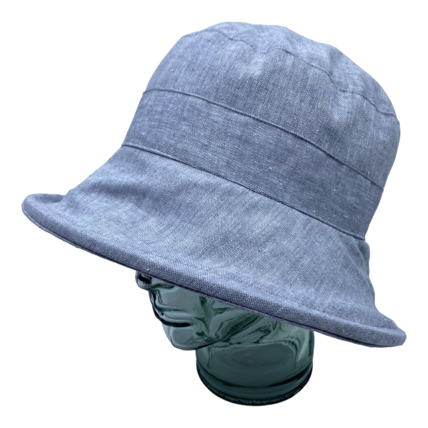 Chapeau en lin à large bord, fait à la main à Montréal par Geneviève Dostaler, avec protection solaire UV50+