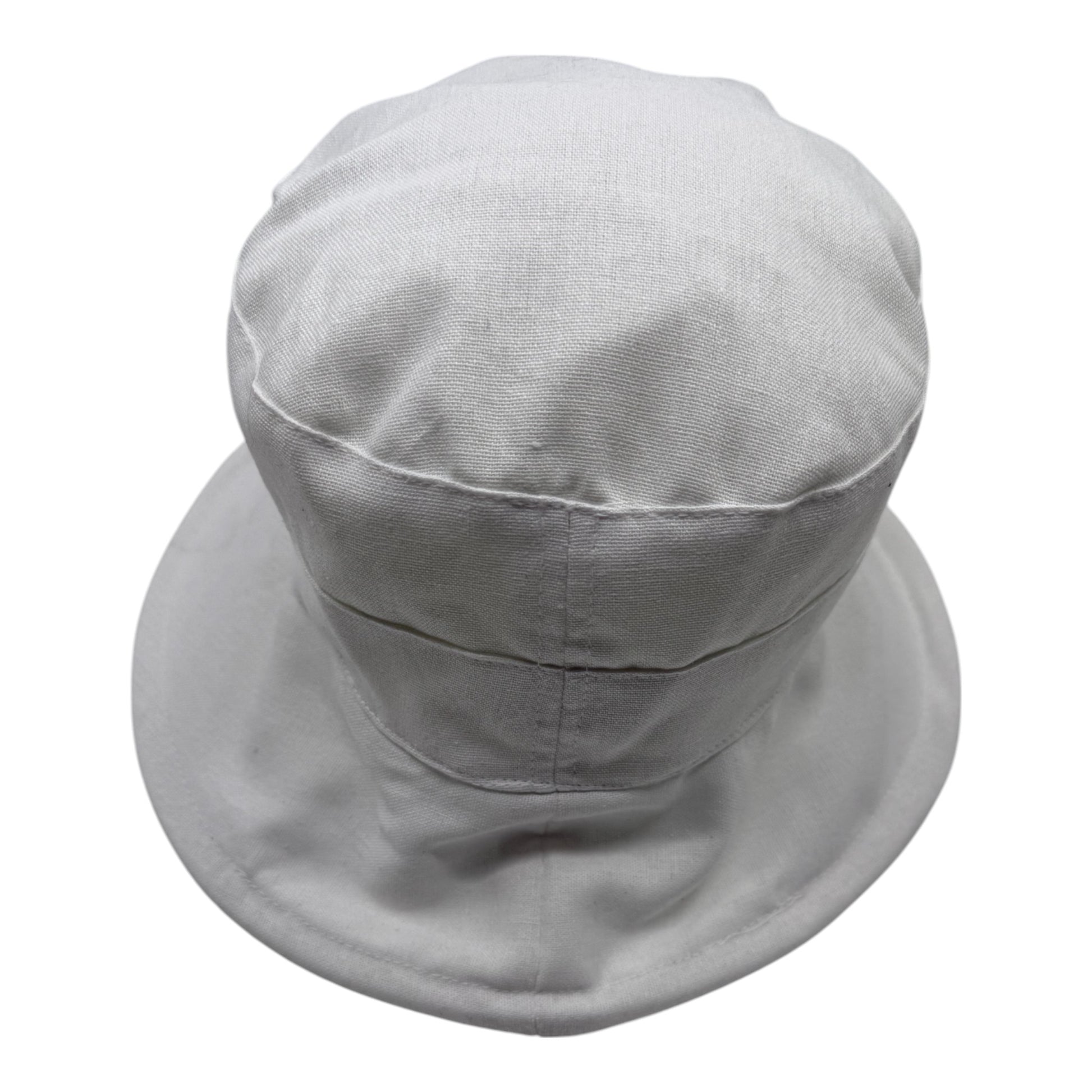 Chapeau en lin à large bord, fait à la main à Montréal par Geneviève Dostaler, avec protection solaire UV50+