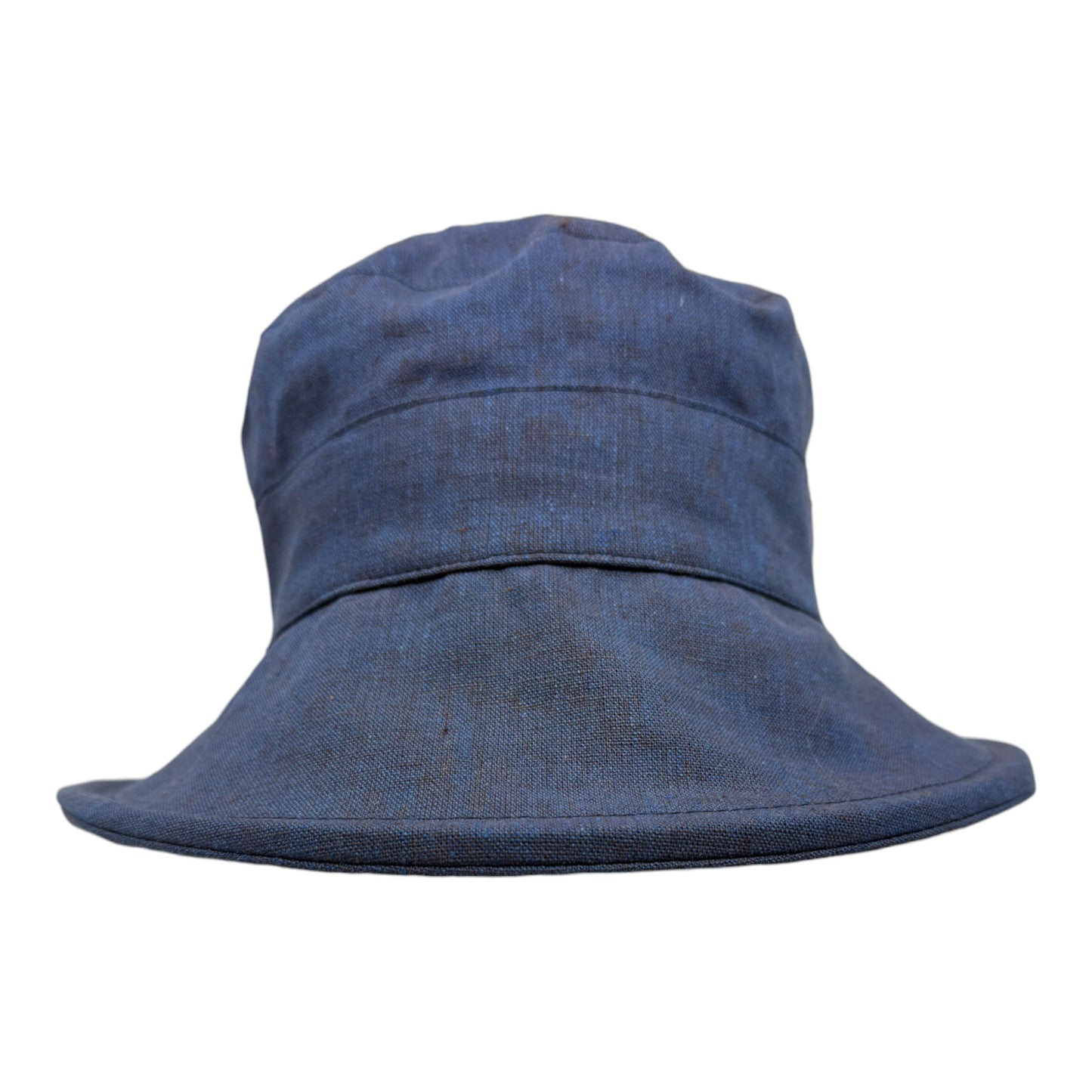 Chapeau en lin à large bord, fait à la main à Montréal par Geneviève Dostaler, avec protection solaire UV50+