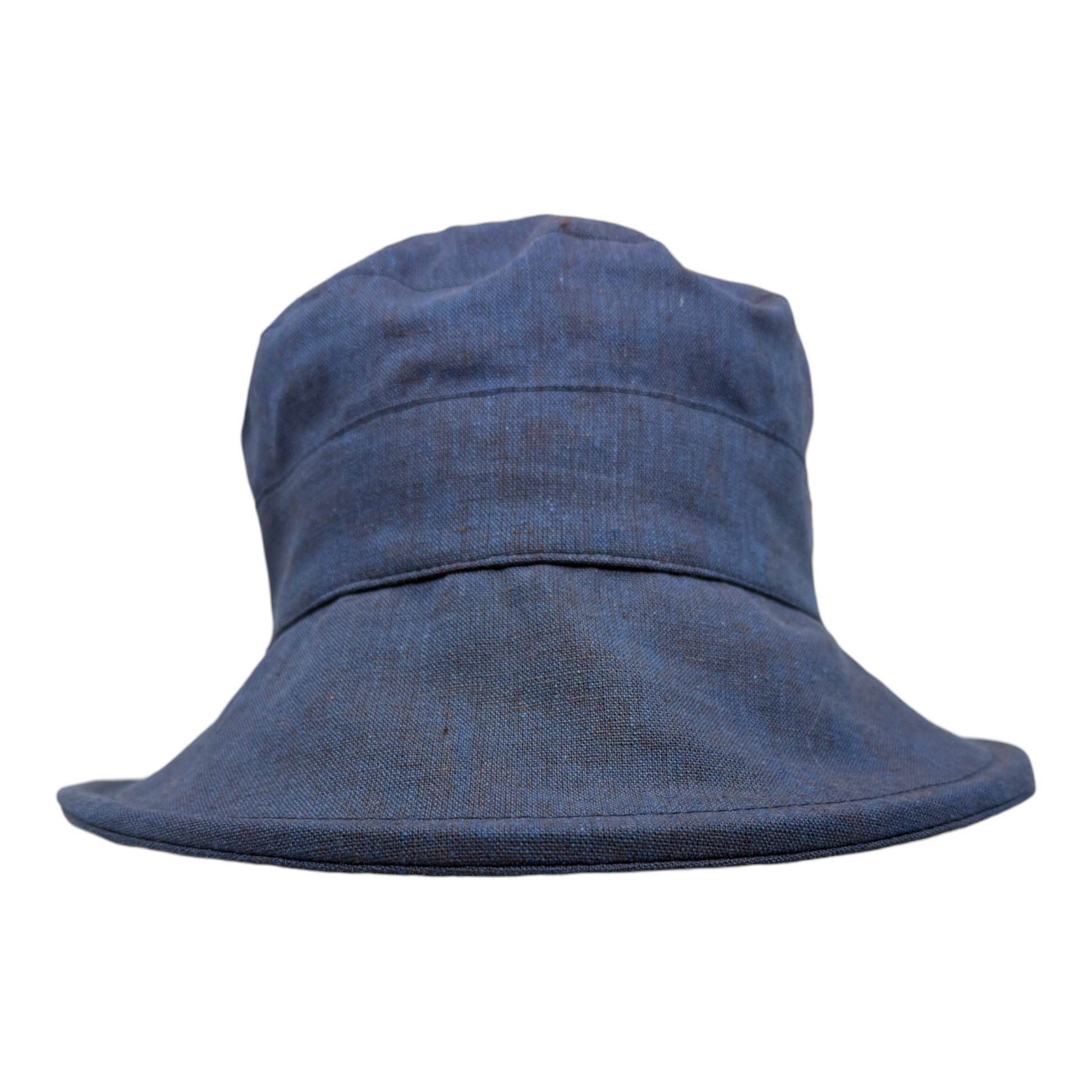 Chapeau en lin à large bord, fait à la main à Montréal par Geneviève Dostaler, avec protection solaire UV50+