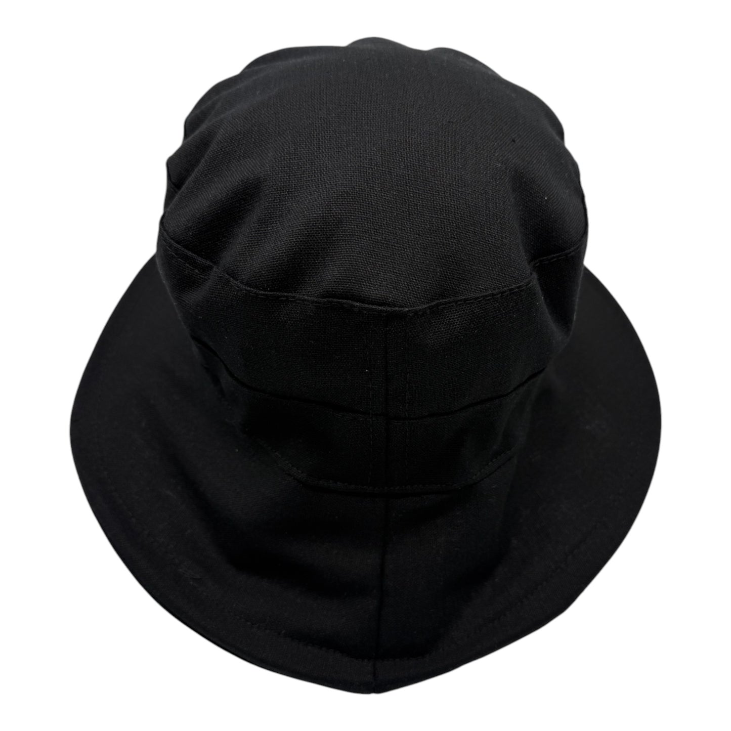 Chapeau en lin à large bord, fait à la main à Montréal par Geneviève Dostaler, avec protection solaire UV50+