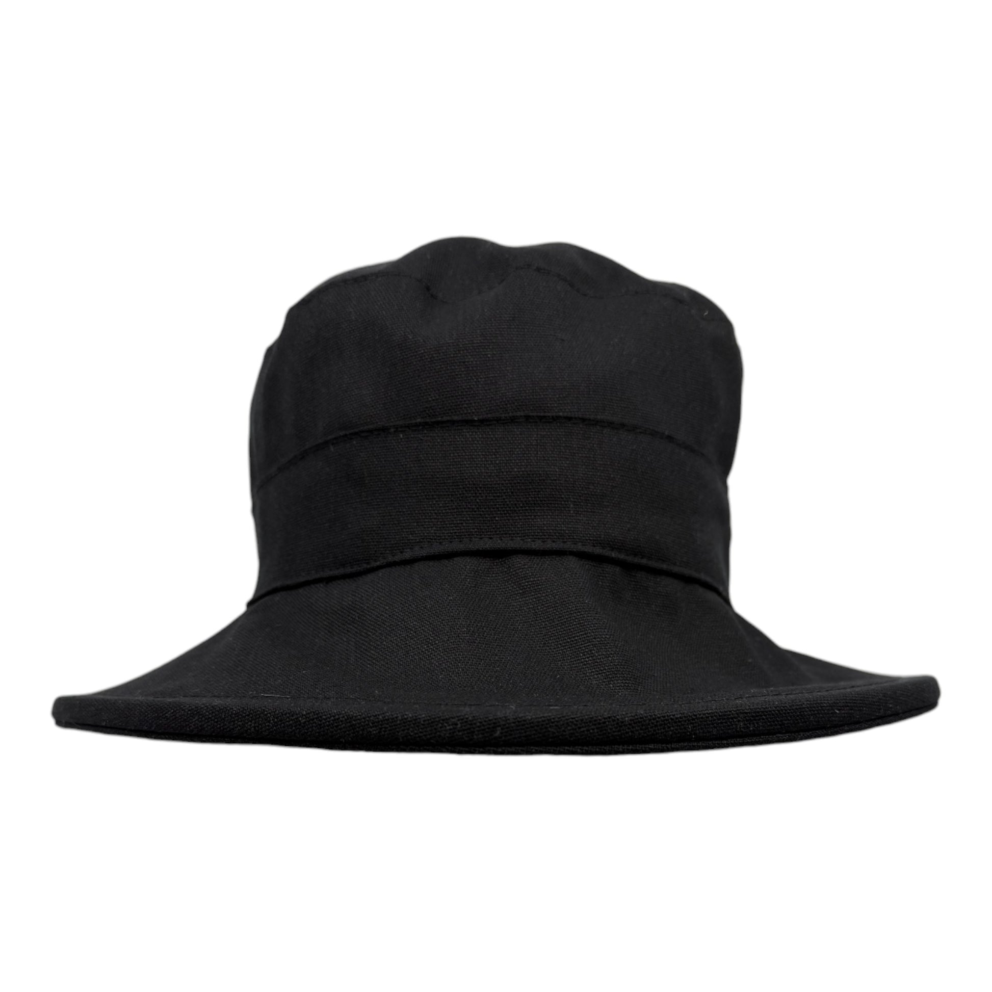 Chapeau en lin à large bord, fait à la main à Montréal par Geneviève Dostaler, avec protection solaire UV50+
