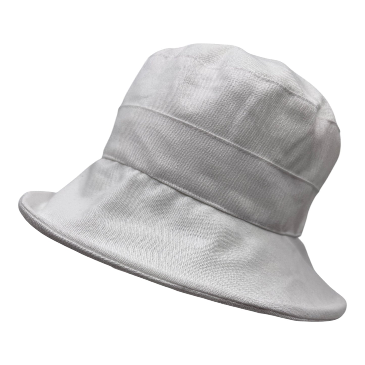 Chapeau en lin à large bord, fait à la main à Montréal par Geneviève Dostaler, avec protection solaire UV50+