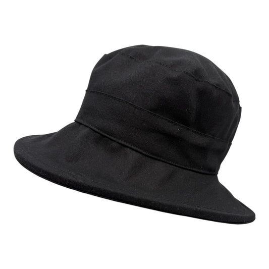 Chapeau en lin à large bord, fait à la main à Montréal par Geneviève Dostaler, avec protection solaire UV50+