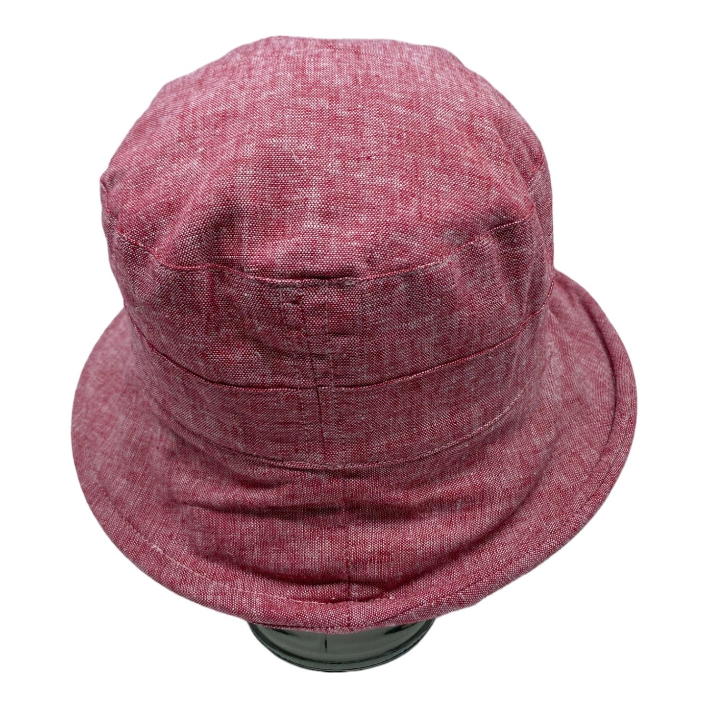 Chapeau en lin à large bord, fait à la main à Montréal par Geneviève Dostaler, avec protection solaire UV50+