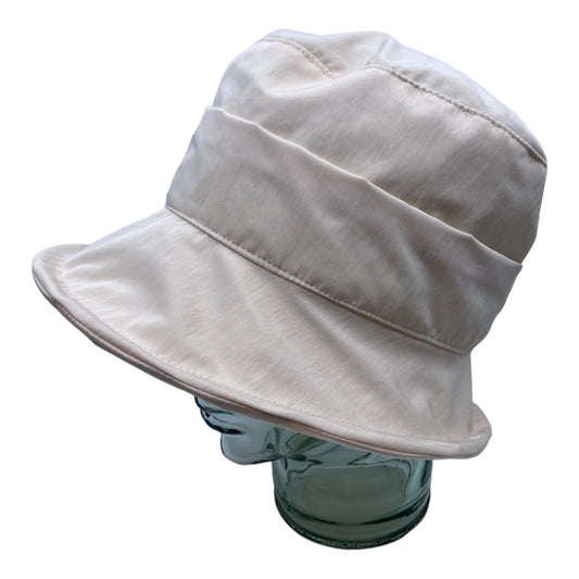 DIANA ( beige ) | Chapeau imperméable - Geneviève Dostaler