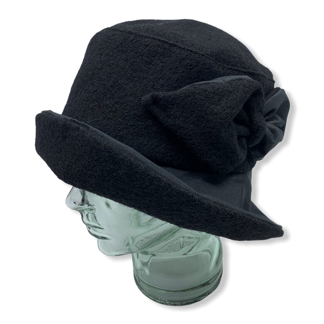 Chapeau cloche d'hiver noir avec taffeta | Large rebord | Femme | Fabriqué au Canada | Montreal | Genevieve Dostaler