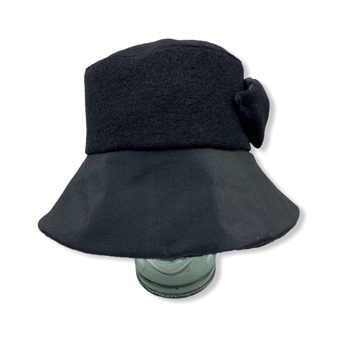 Chapeau cloche d'hiver noir avec taffeta | Large rebord | Femme | Fabriqué au Canada | Montreal | Genevieve Dostaler