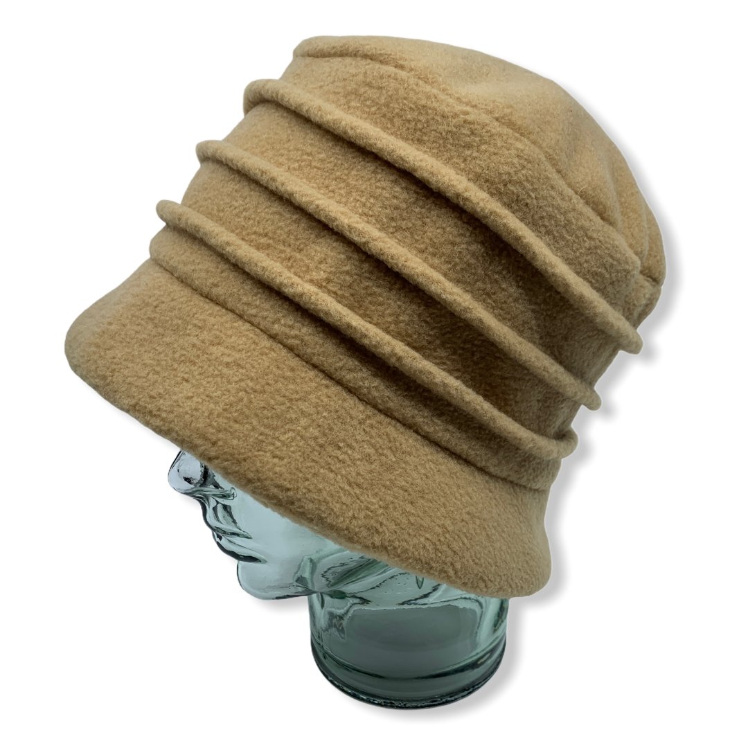 LEILA ( camel ) - Genevieve Dostaler : Chapeaux