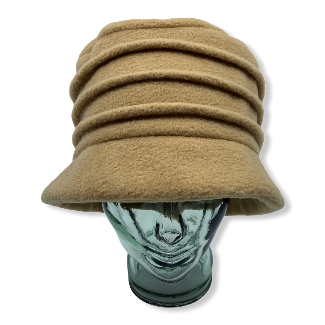 LEILA ( camel ) - Genevieve Dostaler : Chapeaux