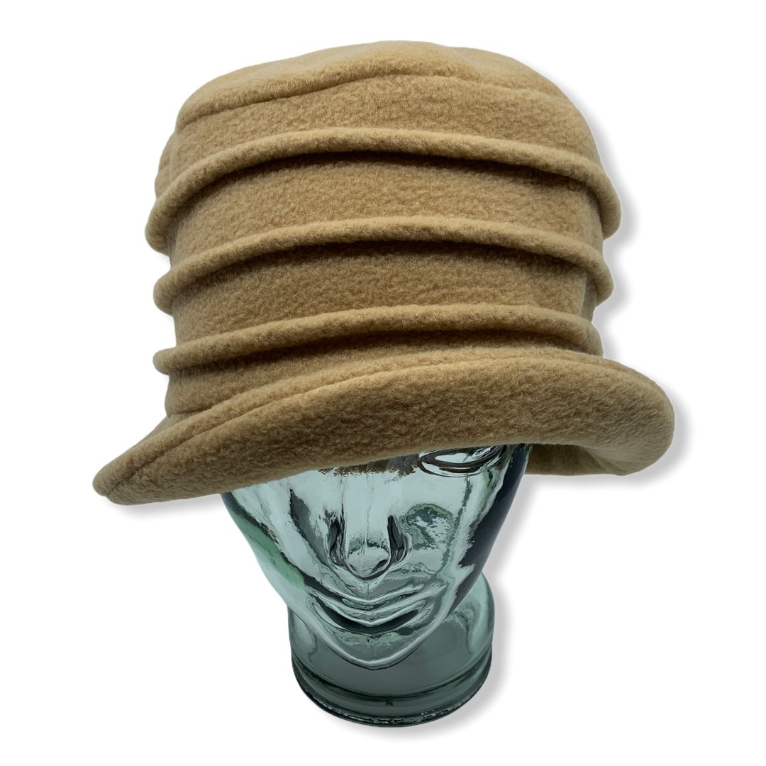 LEILA ( camel ) - Genevieve Dostaler : Chapeaux