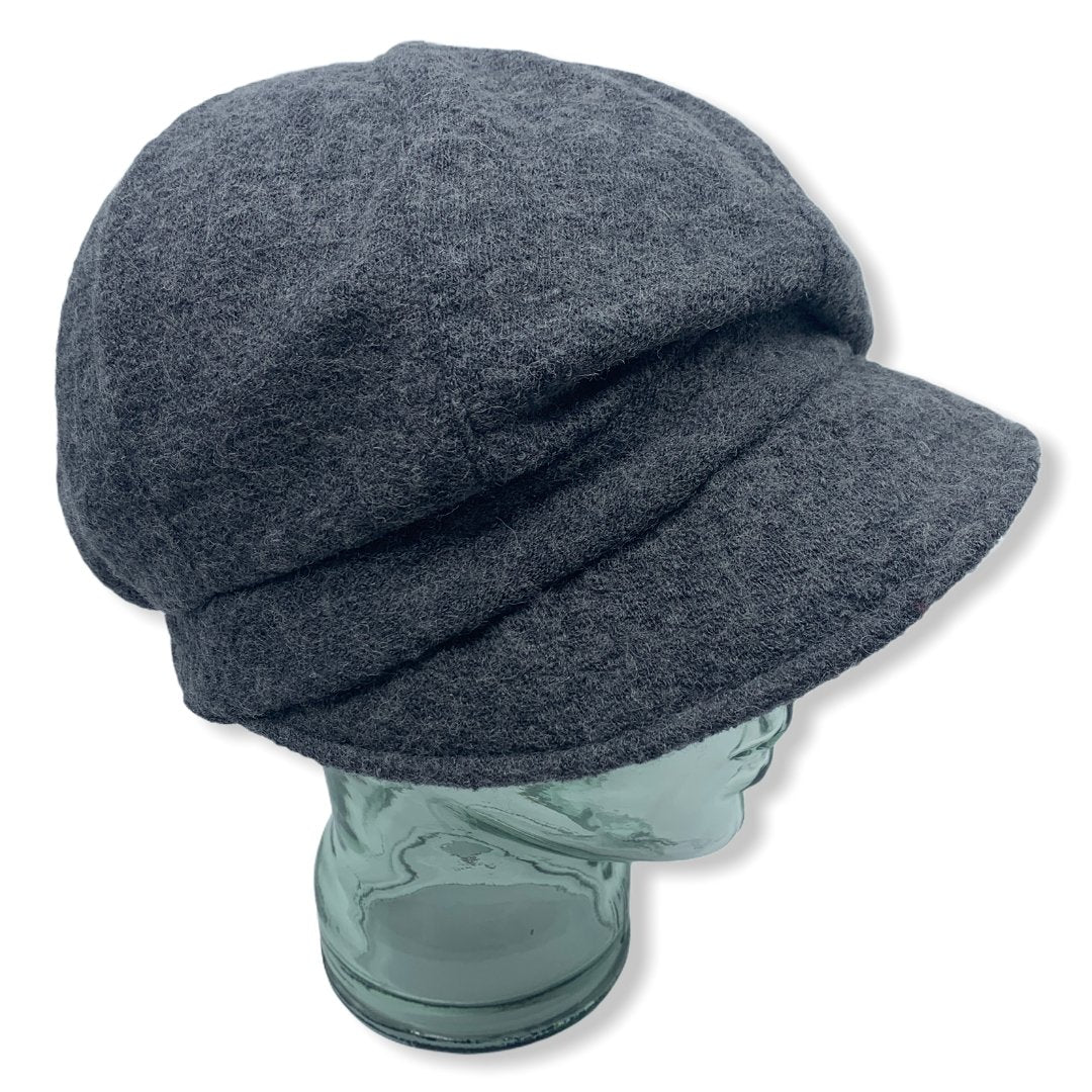 Gavroche grise | Femme | laine Bouillie| Chapeaux | Fabrique au Canada | Montreal | GENEVIEVE DOSTALER