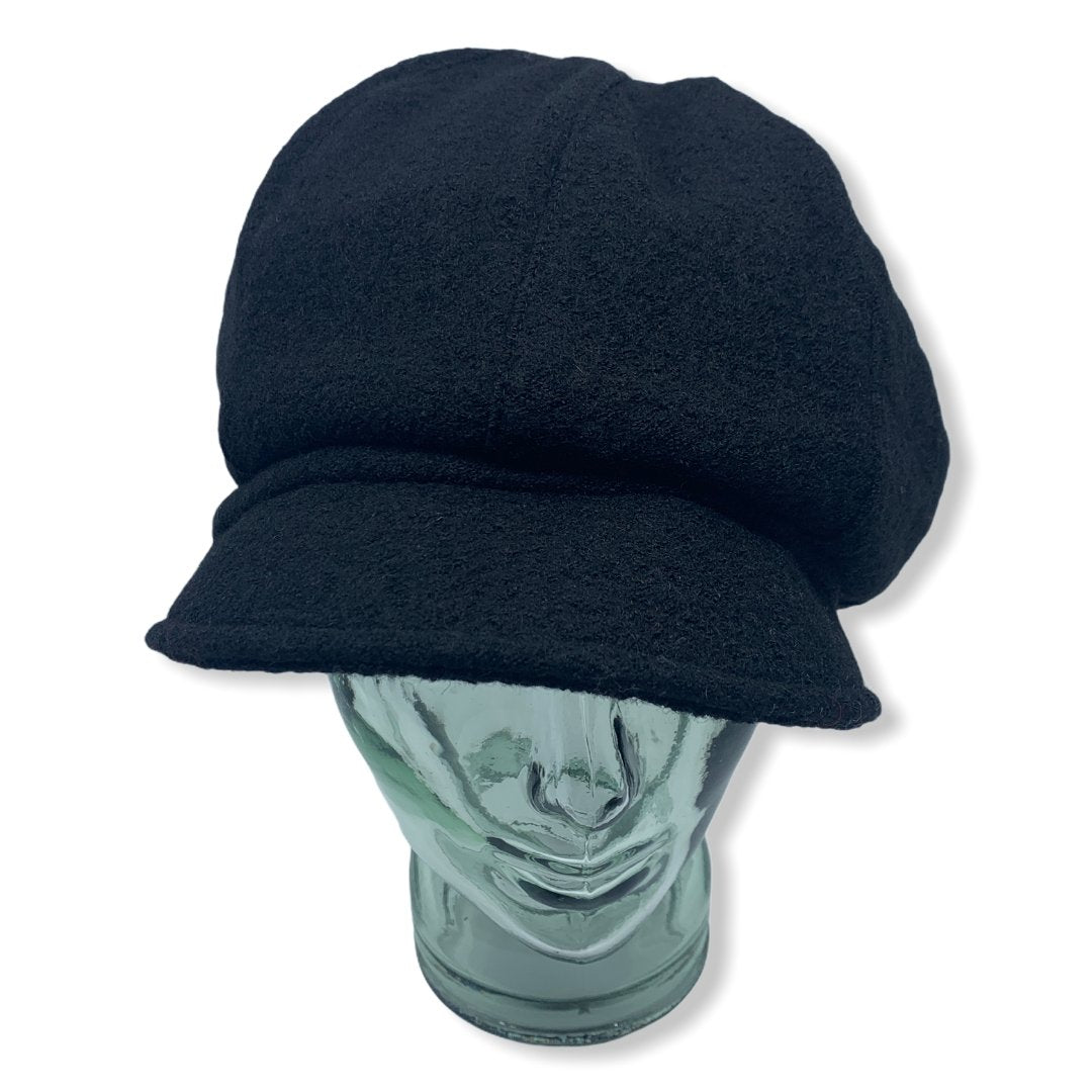 Gavroche noir|laine Bouillie|Fabriqué au Canada|Genevieve Dostaler|Chapeaux|Montreal