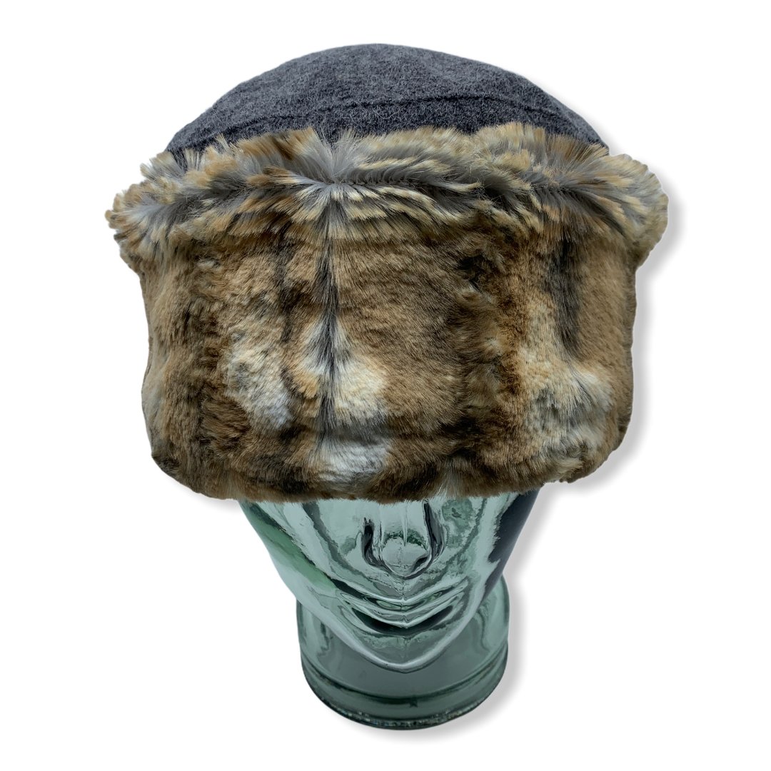 Toque russe grise | Fausse Fourrure | laine Bouillie | Chapeaux | Fabriqué au Canada | Montreal | Genevieve Dostaler