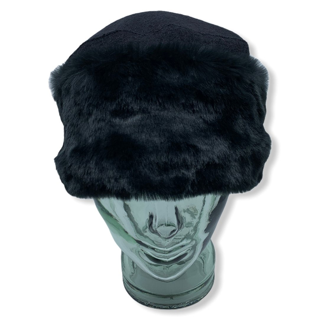 Toque russe noir | Fausse Fourrure | laine Bouillie | Chapeaux | Fabriqué au Canada | Montreal | Genevieve Dostaler
