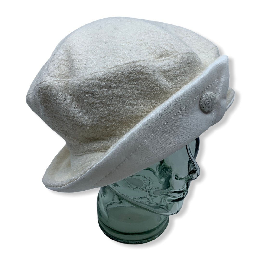 Beret blanc avec taffeta | Femme | Fabriqué au Canada | Montreal | Chapeaux | Genevieve Dostaler