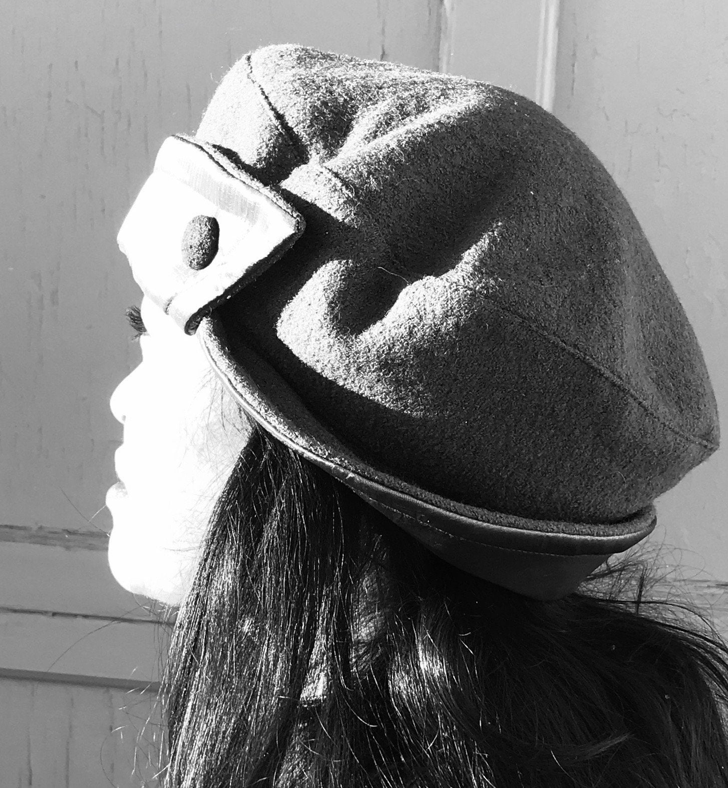 Beret rouge avec taffeta | Femme | Fabriqué au Canada | Montreal | Chapeaux | Genevieve Dostaler