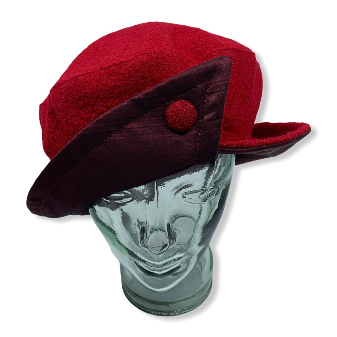 Beret rouge avec taffeta | Femme | Fabriqué au Canada | Montreal | Chapeaux | Genevieve Dostaler