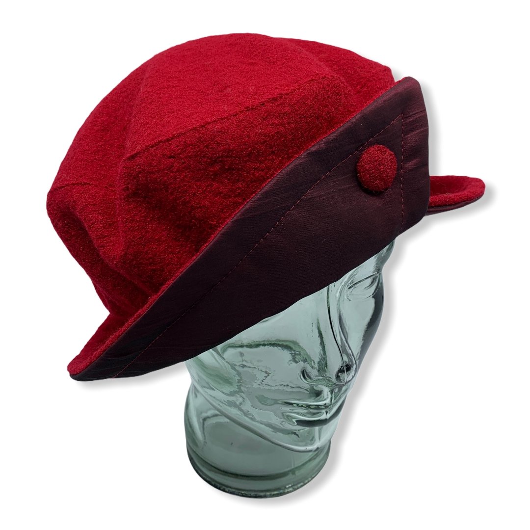 Beret rouge avec taffeta | Femme | Fabriqué au Canada | Montreal | Chapeaux | Genevieve Dostaler