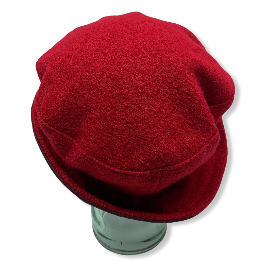 Beret rouge avec taffeta | Femme | Fabriqué au Canada | Montreal | Chapeaux | Genevieve Dostaler