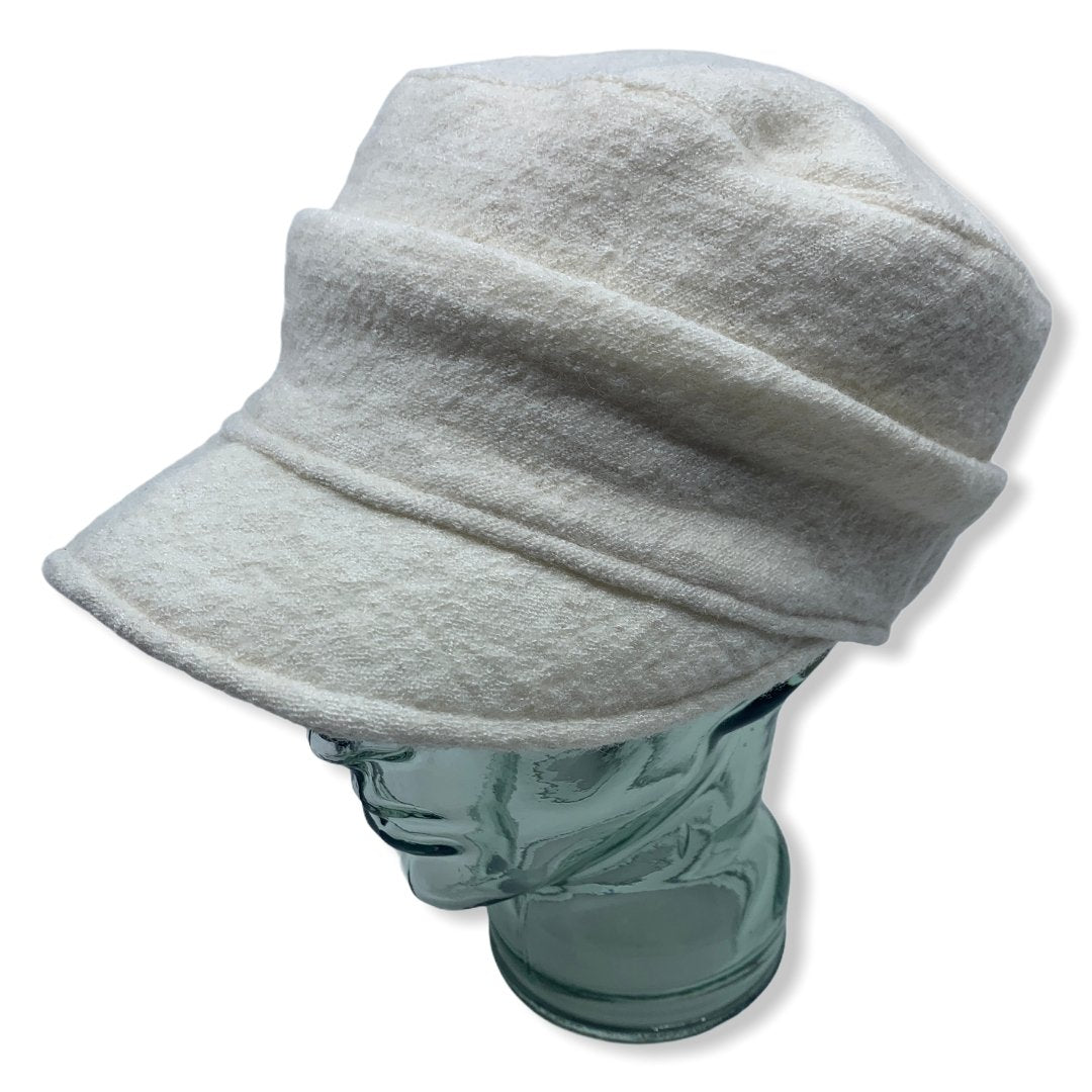 Casquette d'hiver blanche | laine Bouillie | Fabriqué au Canada | Chapeaux | Montreal | Genevieve Dostaler
