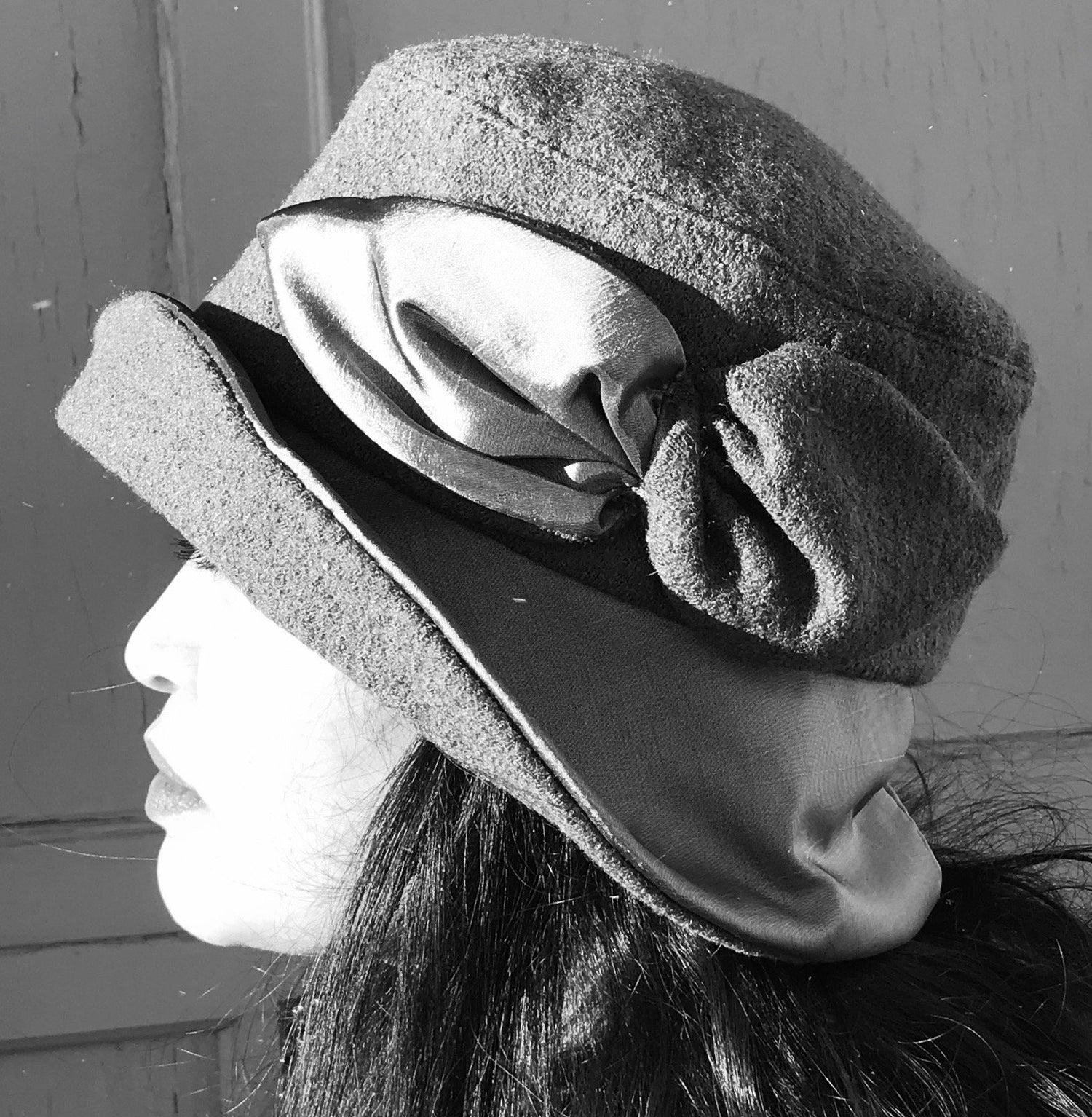 White winter bell hat with taffeta | Large brim | Woman | Made in Canada | Montreal | Genevieve Dostaler 