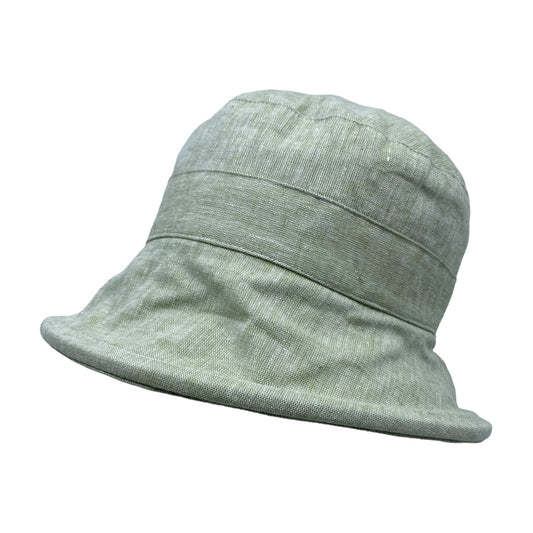 Chapeau en lin à large bord, fait à la main à Montréal par Geneviève Dostaler, avec protection solaire UV50+