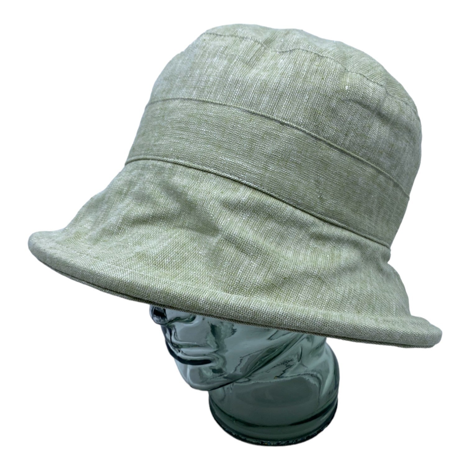 Chapeau en lin à large bord, fait à la main à Montréal par Geneviève Dostaler, avec protection solaire UV50+