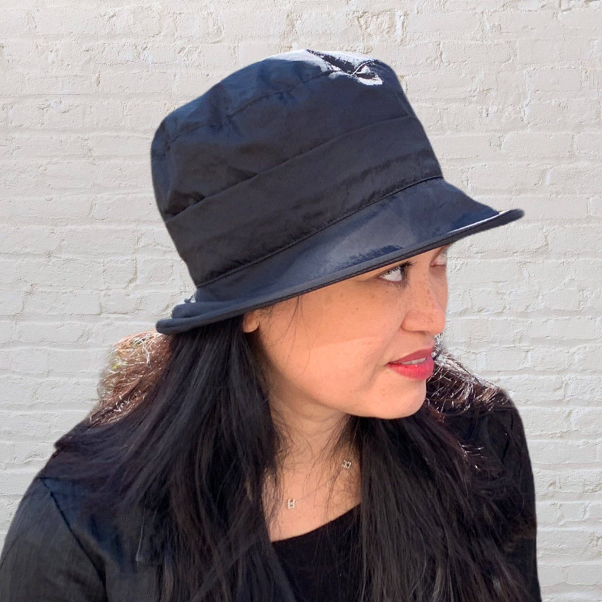 DIANA ( noir ) | Chapeau imperméable - Genevieve Dostaler : Chapeaux