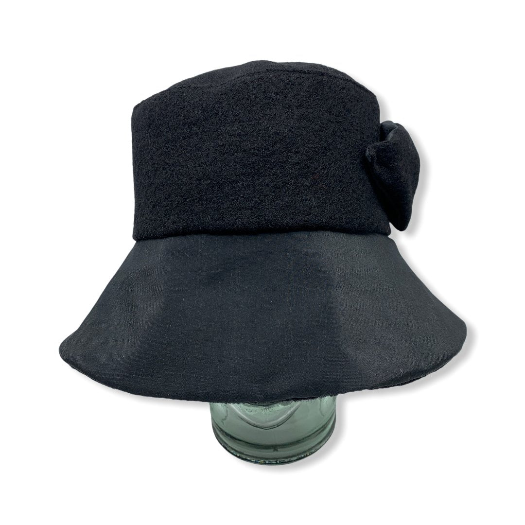 Chapeau cloche d'hiver noir avec taffeta | Large rebord | Femme | Fabriqué au Canada | Montreal | Genevieve Dostaler 