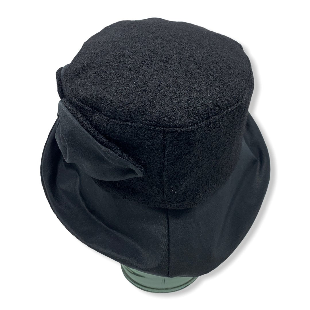 Chapeau cloche d'hiver noir avec taffeta | Large rebord | Femme | Fabriqué au Canada | Montreal | Genevieve Dostaler 