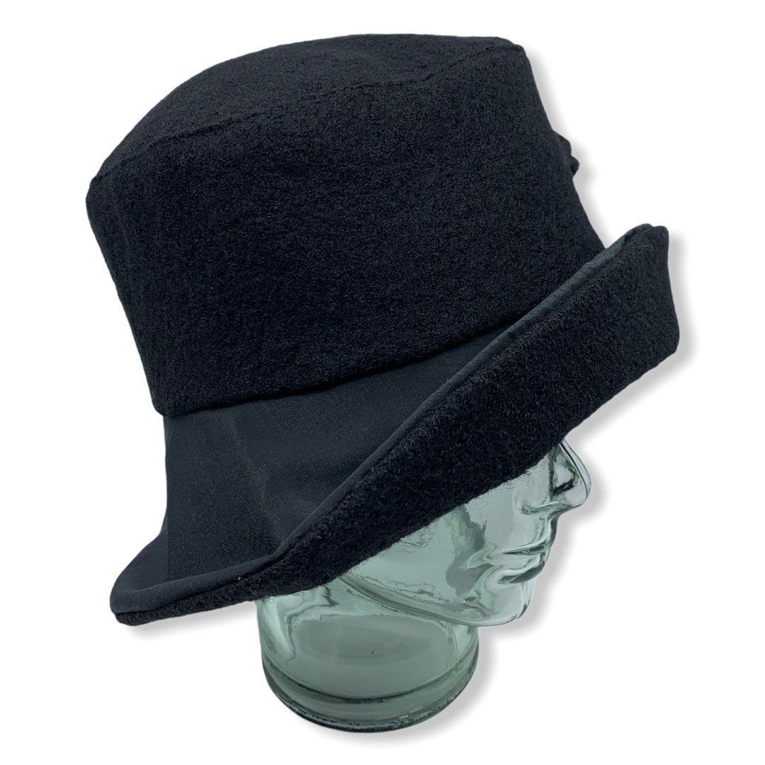 Chapeau cloche d'hiver noir avec taffeta | Large rebord | Femme | Fabriqué au Canada | Montreal | Genevieve Dostaler 