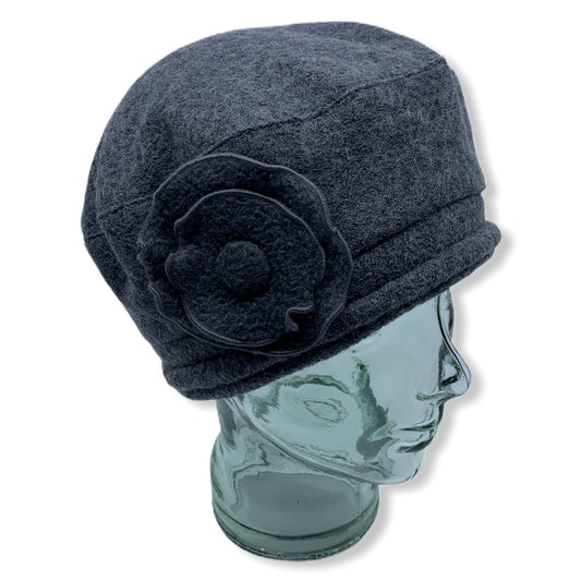 Beret d'hiver gris | fleur | Femme | Chapeaux | Fabrique au Canada | Montreal | Genevieve Dostaler