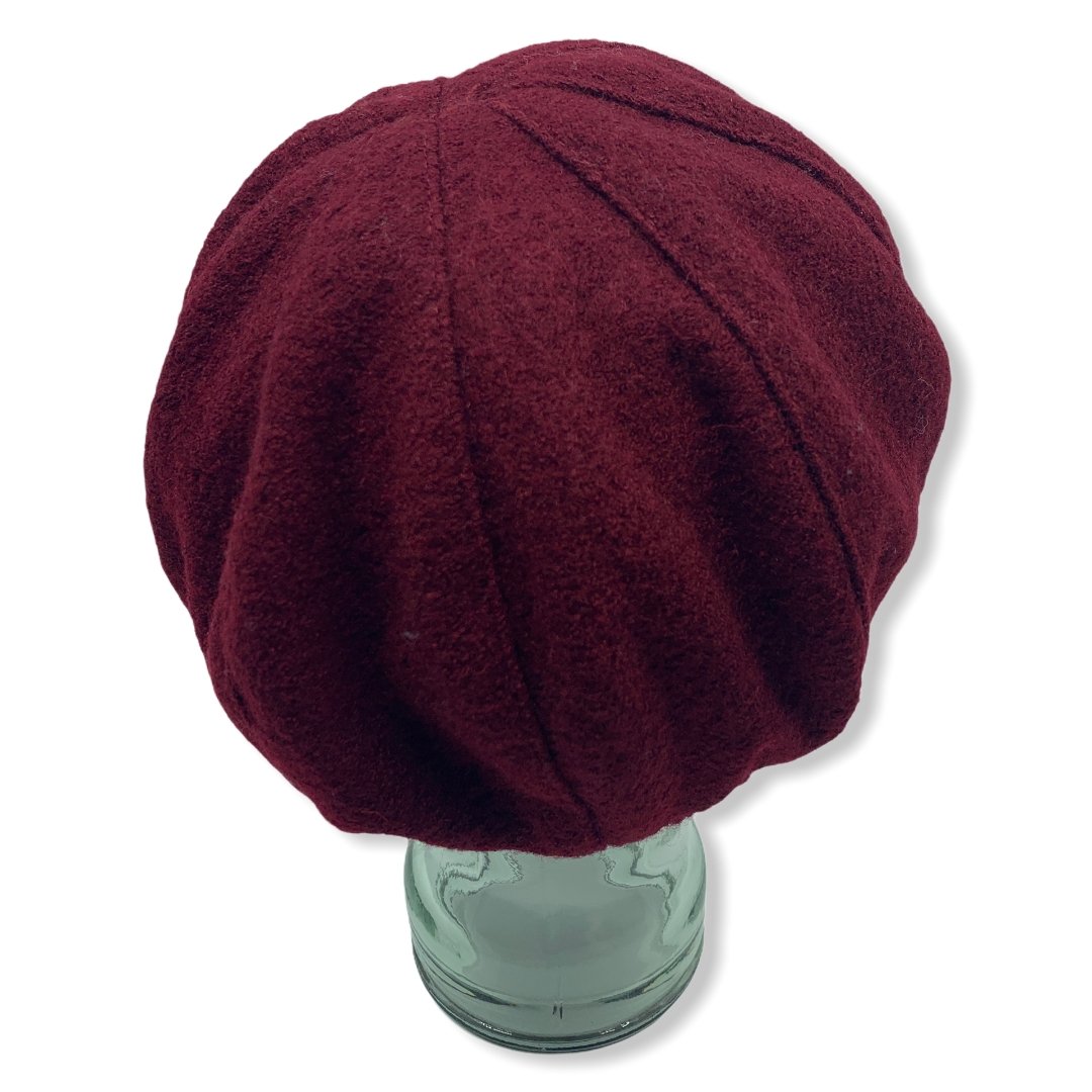 Gavroche bourgogne|laine Bouillie|Fabriqué au Canada|Genevieve Dostaler|Chapeaux|Montreal