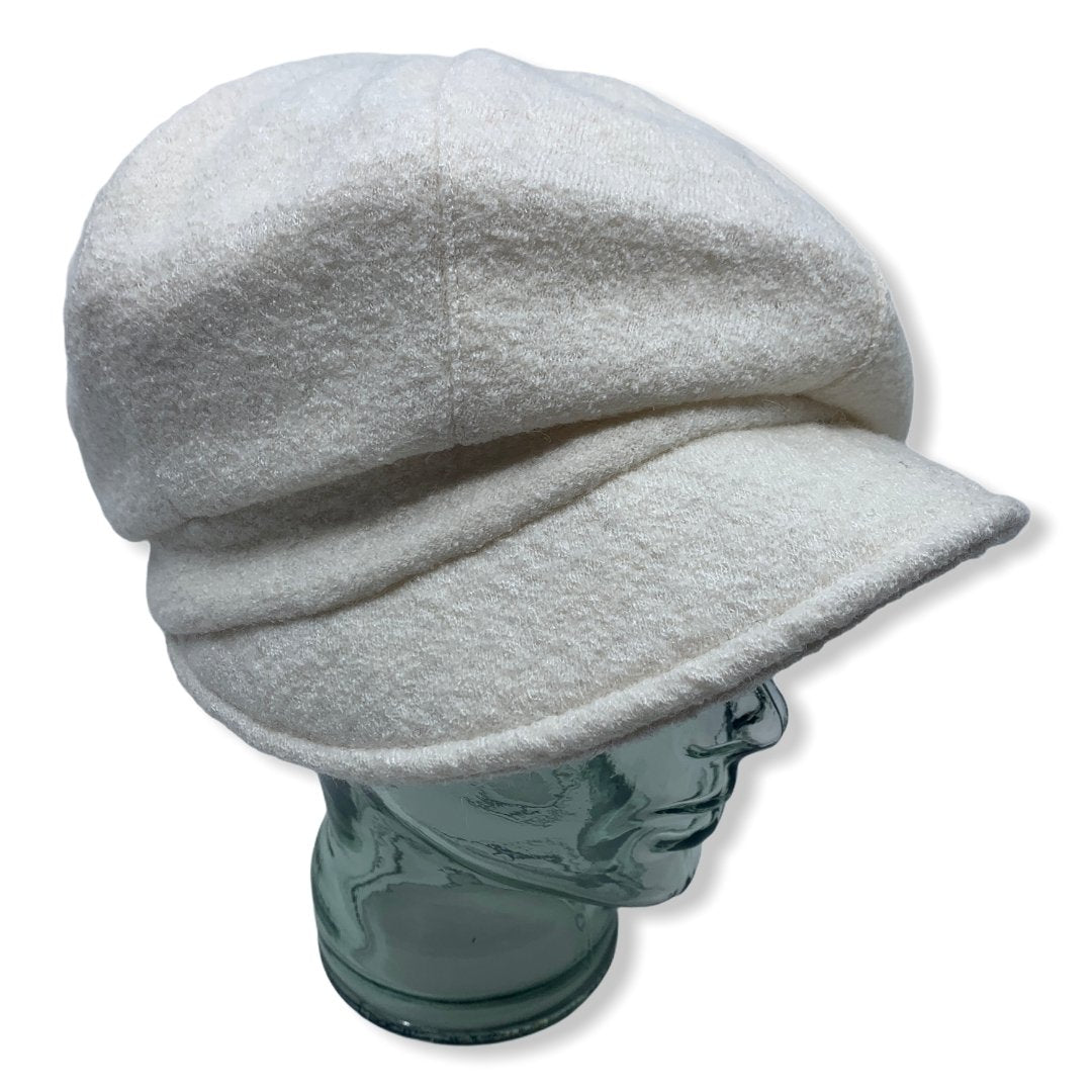 Gavroche blanche | Femme | laine Bouillie| Chapeaux | Fabrique au Canada | Montreal | GENEVIEVE DOSTALER