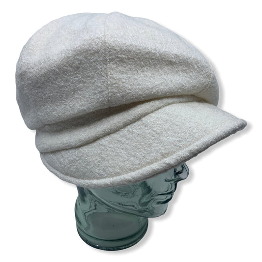 Gavroche blanche | Femme | laine Bouillie| Chapeaux | Fabrique au Canada | Montreal | GENEVIEVE DOSTALER