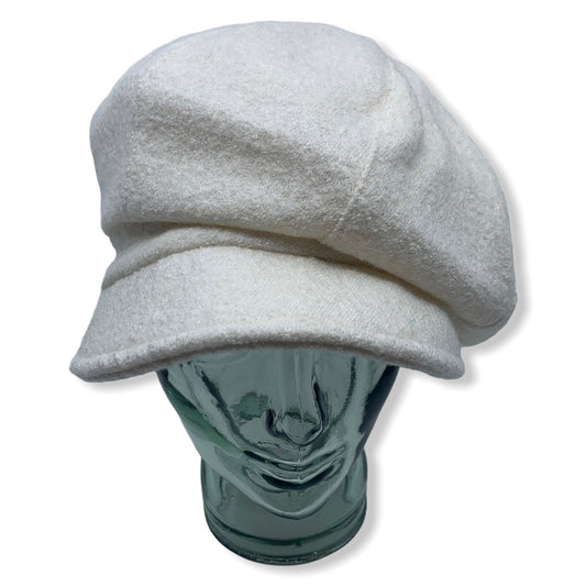 Gavroche blanche | Femme | laine Bouillie| Chapeaux | Fabrique au Canada | Montreal | GENEVIEVE DOSTALER