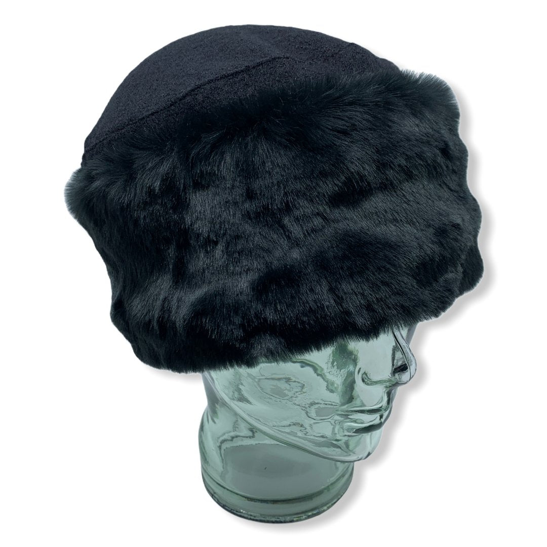 Toque russe noir | Fausse Fourrure | laine Bouillie | Chapeaux | Fabriqué au Canada | Montreal | Genevieve Dostaler
