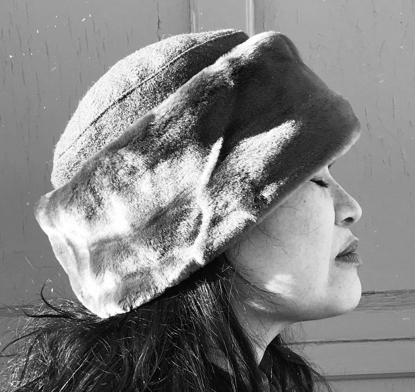 Toque russe noir | Fausse Fourrure | laine Bouillie | Chapeaux | Fabriqué au Canada | Montreal | Genevieve Dostaler