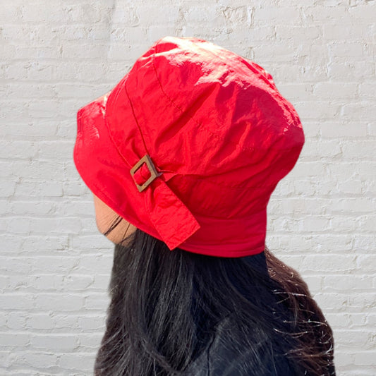 RAQUEL ( rouge ) | Chapeau cloche imperméable - Genevieve Dostaler : Chapeaux